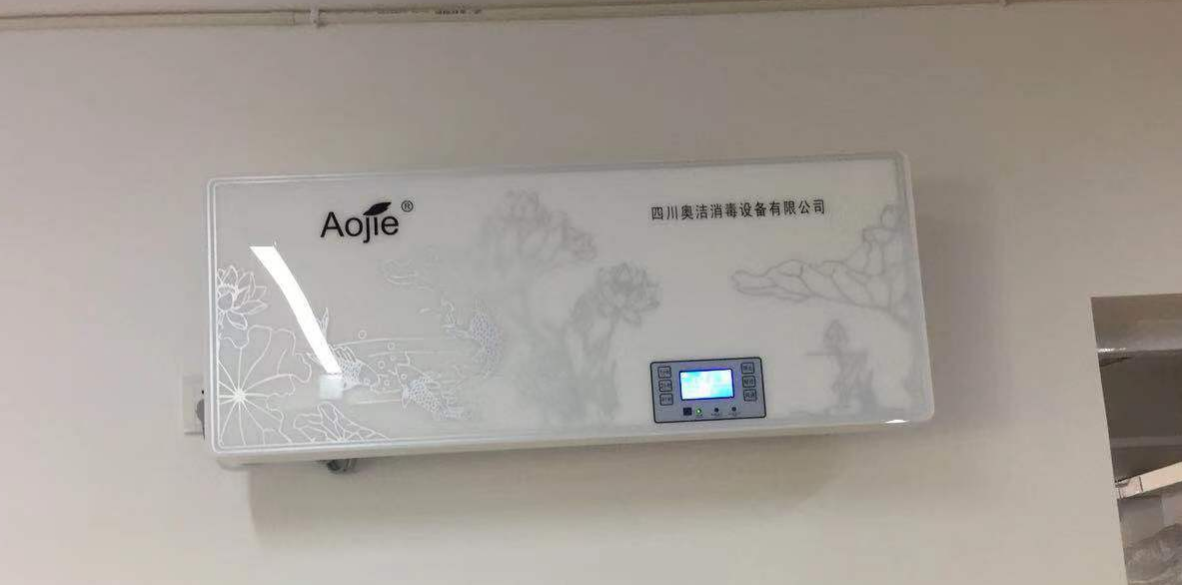 掛壁式等離子空氣消毒機(jī)展示圖 掛壁式等離子空氣消毒機(jī)展示圖